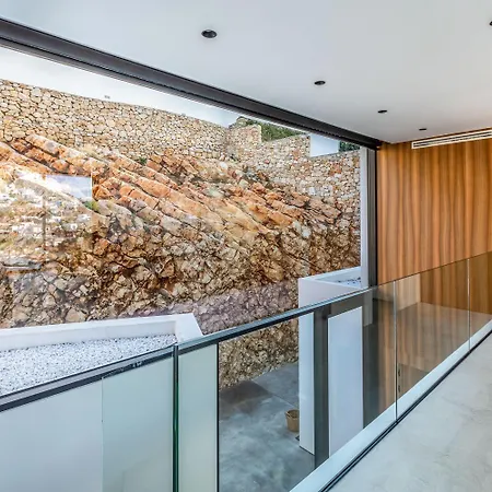 Villa Stone By Abahana *